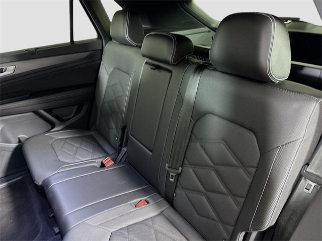 2024 Volkswagen Atlas Cross Sport Vehicle Photo in Puyallup, WA 98371
