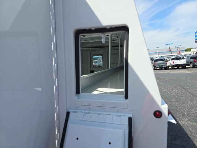 2025 Chevrolet Express Commercial Cutaway Vehicle Photo in INDEPENDENCE, MO 64055-1314