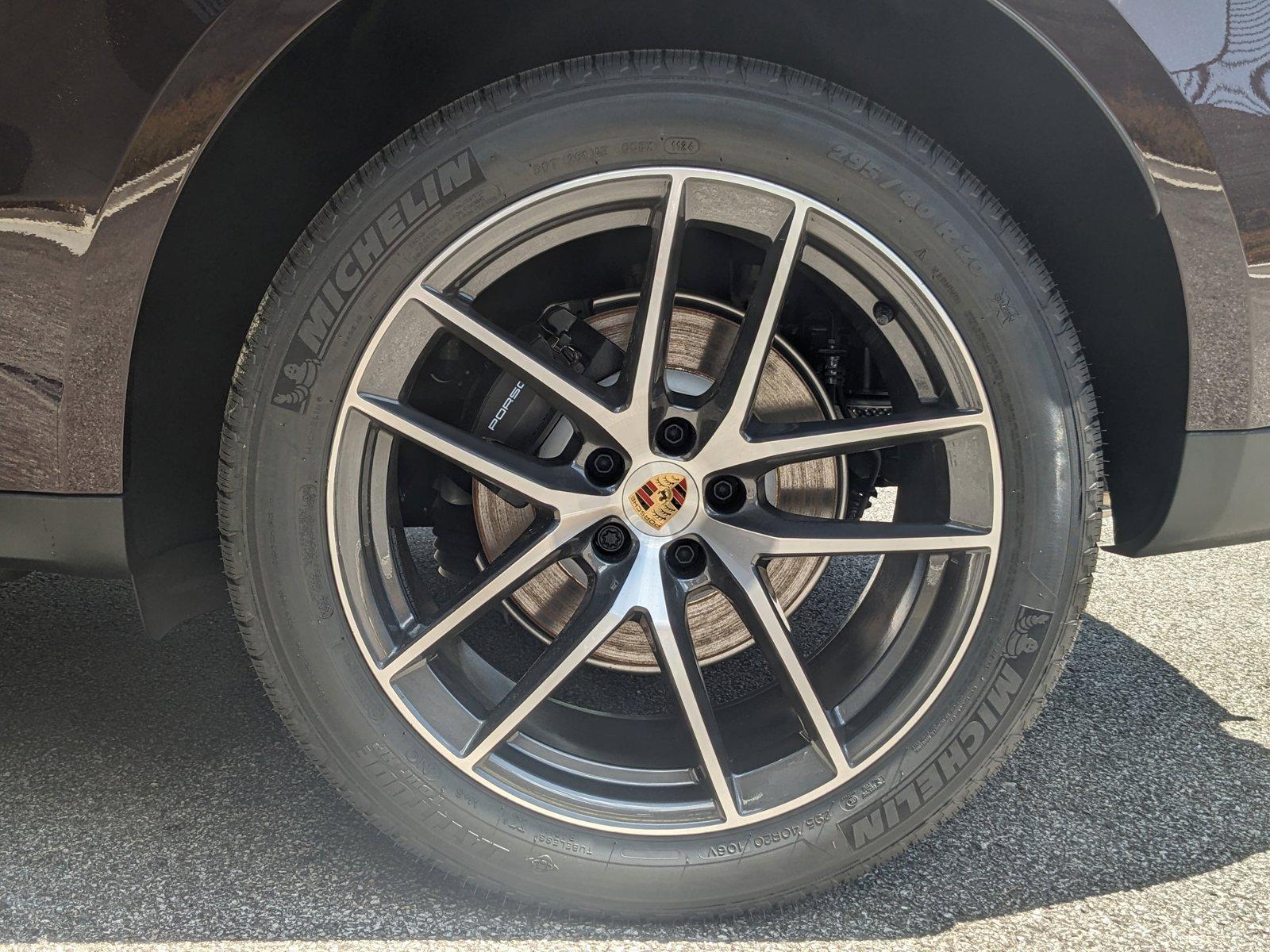 2024 Porsche Macan Vehicle Photo in Towson, MD 21204