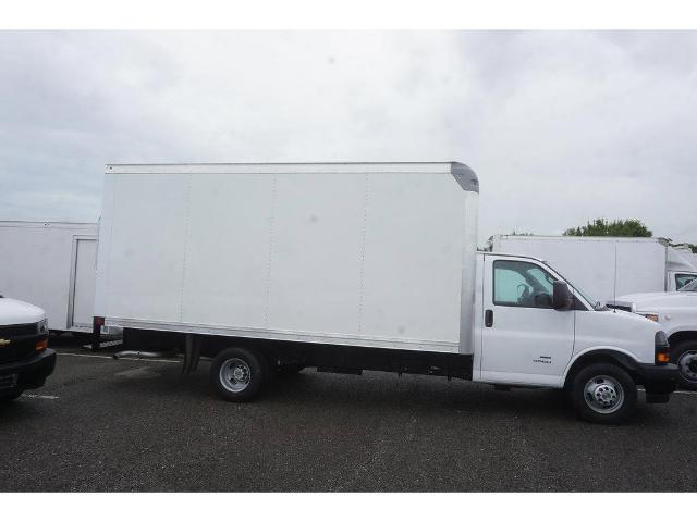 2023 Chevrolet Express Cutaway 4500 Vehicle Photo in ALCOA, TN 37701-3235