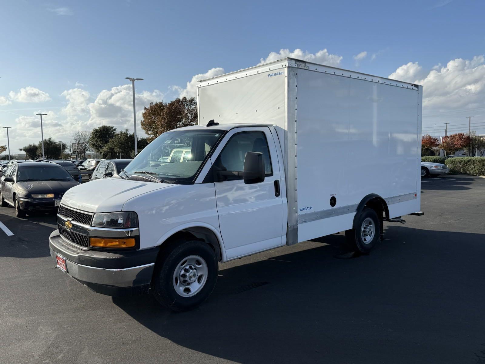 2024 Chevrolet Express Cutaway 3500 Vehicle Photo in GEORGETOWN, TX 78626-7508