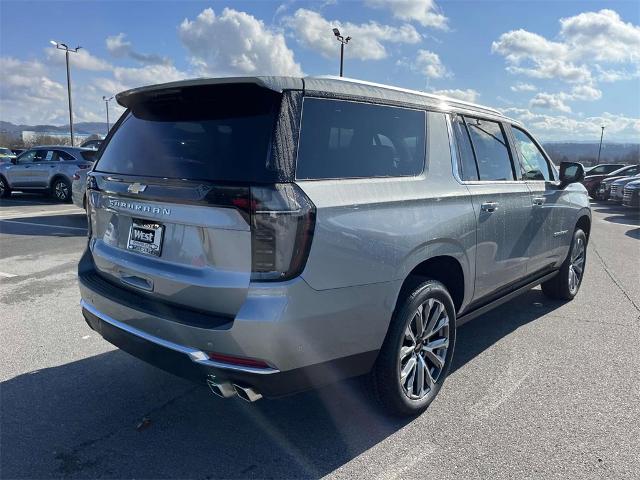 2025 Chevrolet Suburban Vehicle Photo in ALCOA, TN 37701-3235