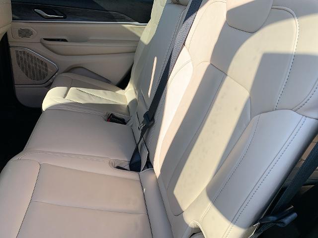 2021 Jeep Grand Cherokee L Vehicle Photo in MOON TOWNSHIP, PA 15108-2571