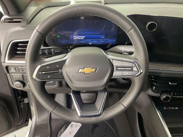 2025 Chevrolet Suburban Vehicle Photo in PHOENIX, AZ 85014-3381