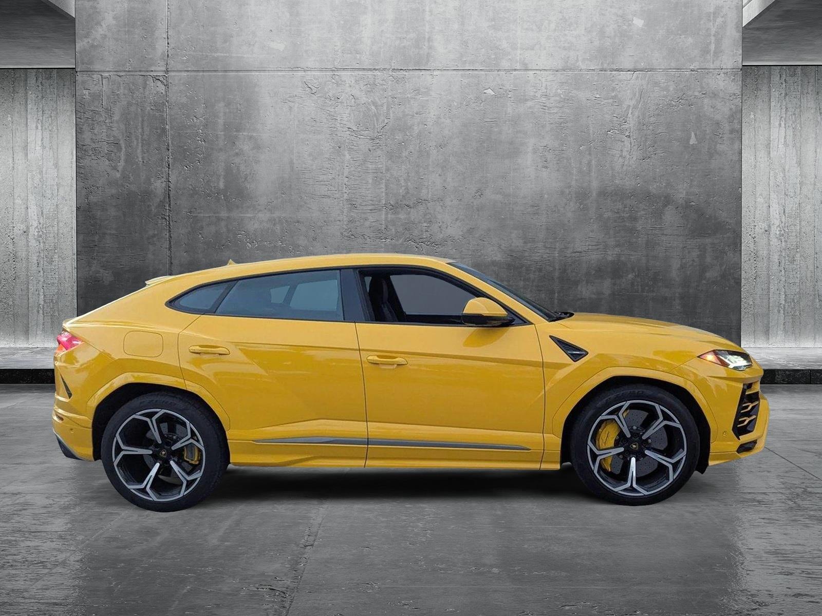 2021 Lamborghini Urus Vehicle Photo in Miami, FL 33169