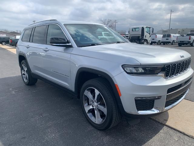 2023 Jeep Grand Cherokee L Vehicle Photo in GREEN BAY, WI 54304-5303