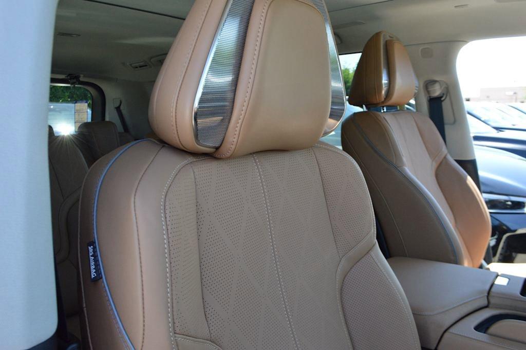 2025 INFINITI QX80 Vehicle Photo in Houston, TX 77090