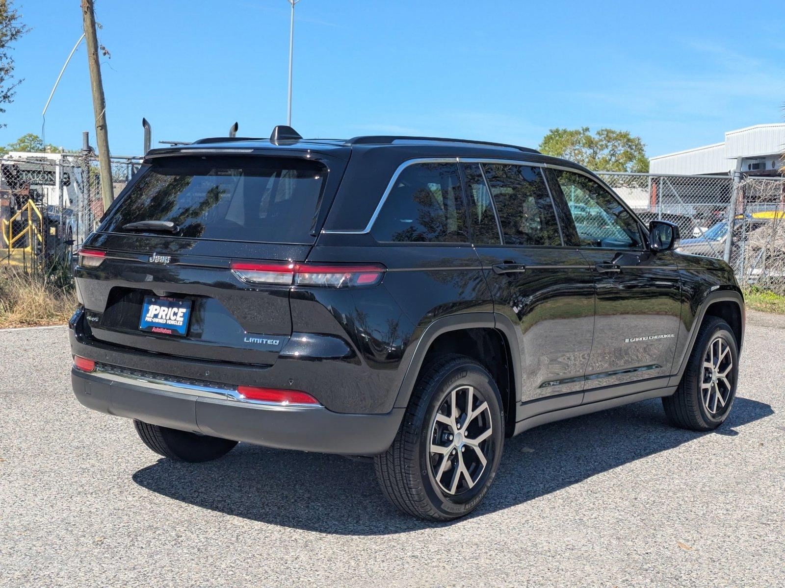 2024 Jeep Grand Cherokee Vehicle Photo in Sarasota, FL 34231