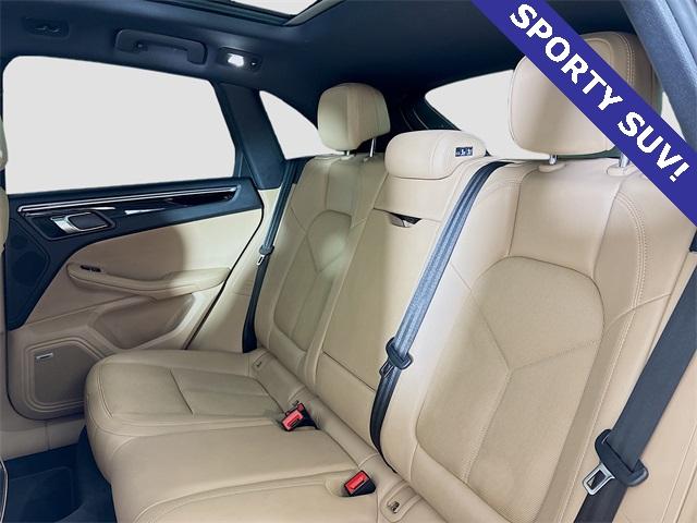 2022 Porsche Macan Vehicle Photo in Puyallup, WA 98371