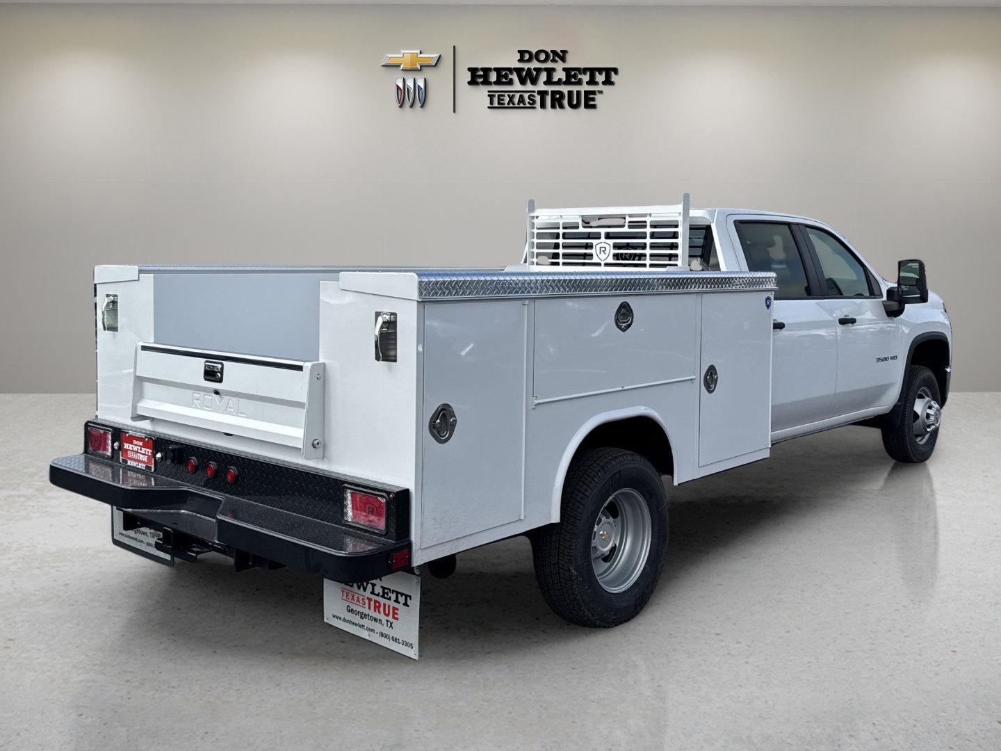 2025 Chevrolet Silverado 3500 HD Chassis Cab Vehicle Photo in GEORGETOWN, TX 78626-7508