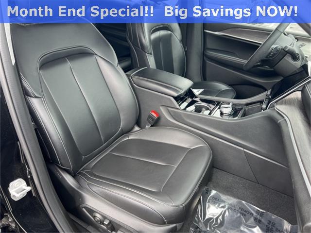 2023 Jeep Grand Cherokee L Vehicle Photo in GREEN BAY, WI 54304-5303