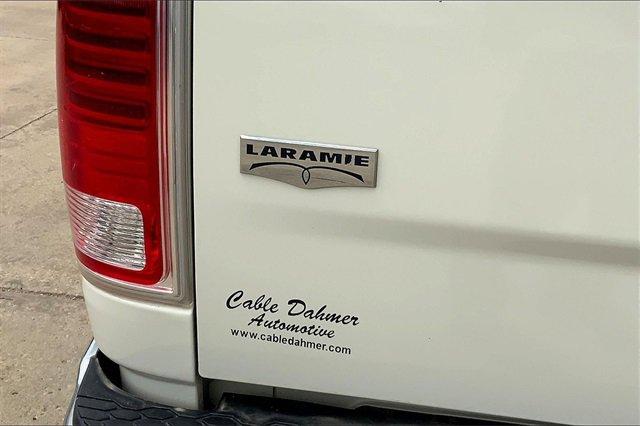 2017 Ram 1500 Vehicle Photo in TOPEKA, KS 66609-0000