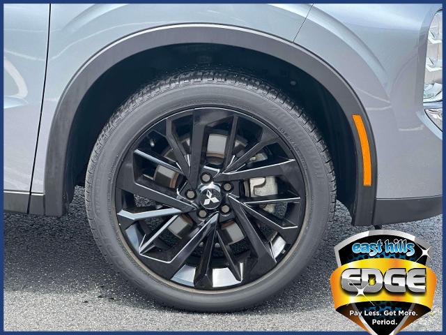 2023 Mitsubishi Outlander Vehicle Photo in Roslyn, NY 11576