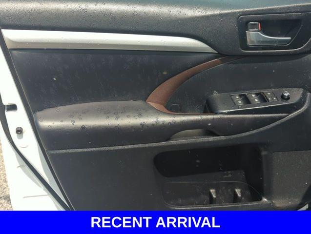 2019 Toyota Highlander Vehicle Photo in Merrillville, IN 46410