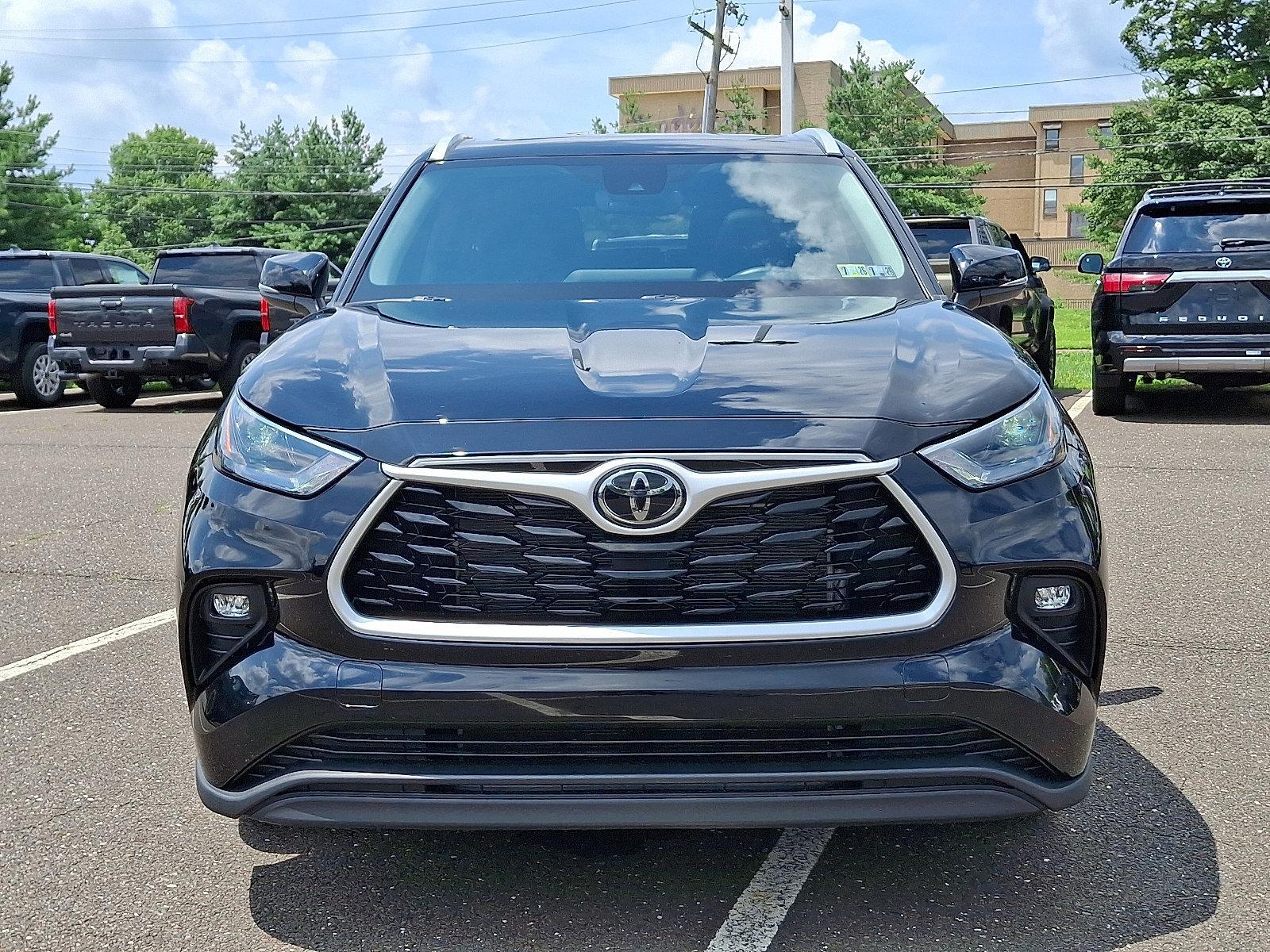 2024 Toyota Highlander Vehicle Photo in Trevose, PA 19053