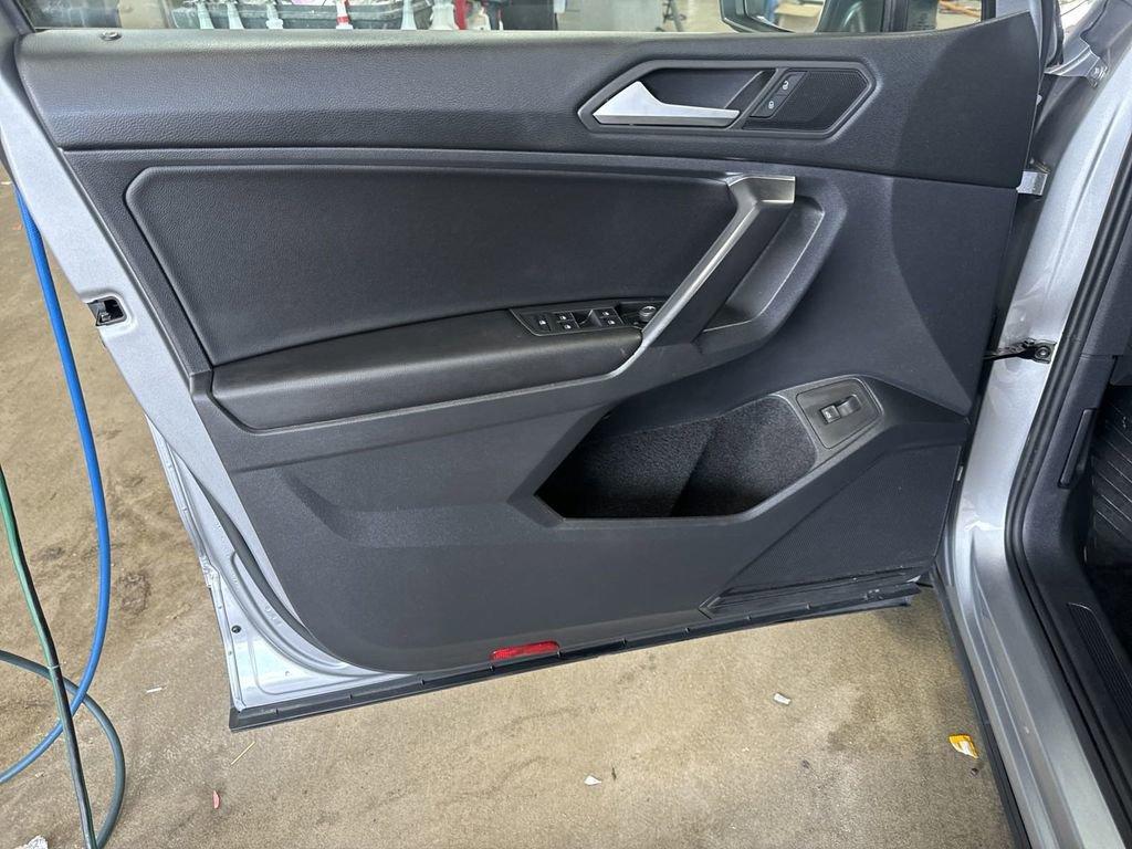2021 Volkswagen Tiguan Vehicle Photo in Marion, IA 52302