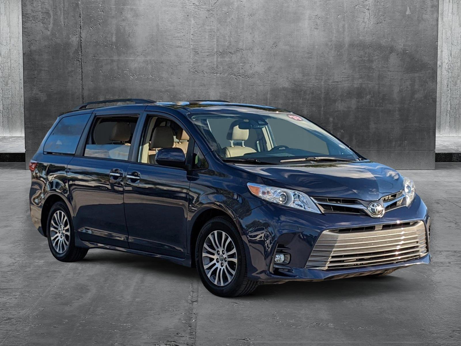 2018 Toyota Sienna Vehicle Photo in Davie, FL 33331