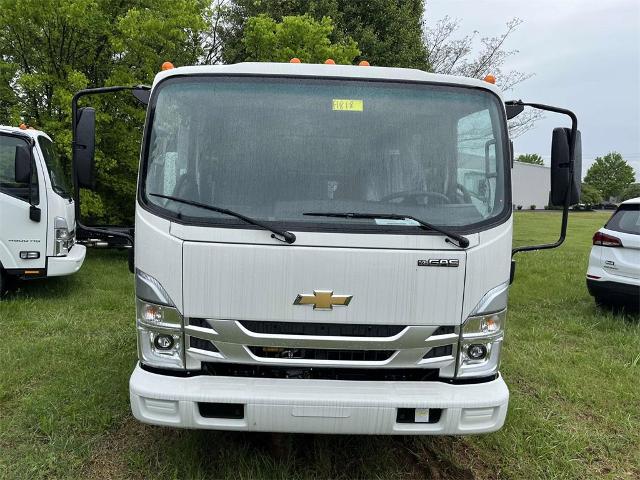 2024 Chevrolet Low Cab Forward 5500 HG Vehicle Photo in ALCOA, TN 37701-3235