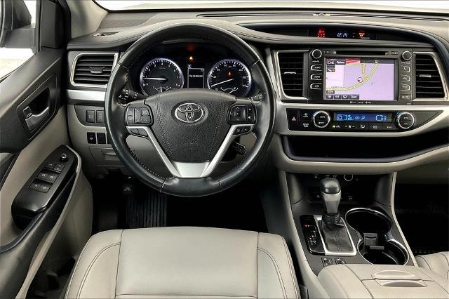 2018 Toyota Highlander Vehicle Photo in Grapevine, TX 76051