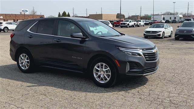 Used 2022 Chevrolet Equinox LT with VIN 3GNAXKEV8NS197765 for sale in Sterling Heights, MI