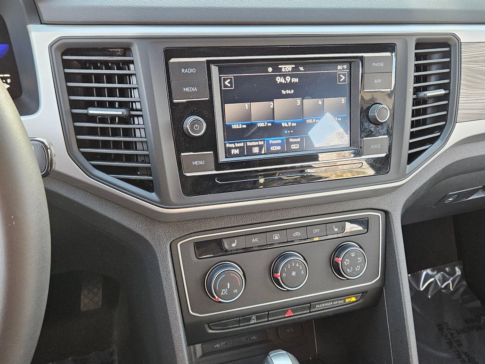 2022 Volkswagen Atlas Cross Sport Vehicle Photo in Pembroke Pines , FL 33027