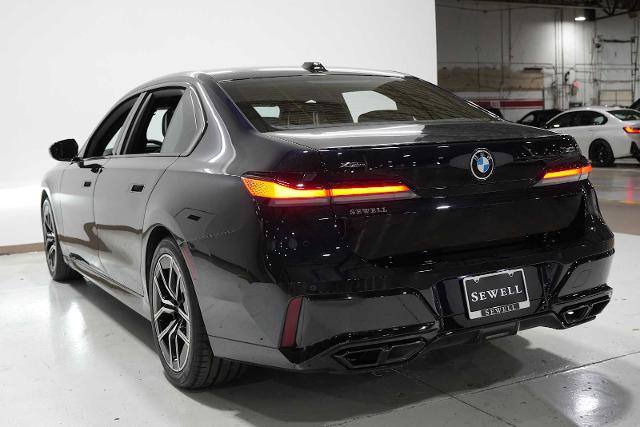 2024 BMW 760i xDrive Vehicle Photo in GRAPEVINE, TX 76051