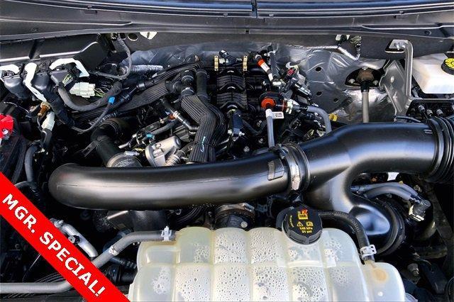 2022 Ford Expedition Vehicle Photo in TOPEKA, KS 66609-0000