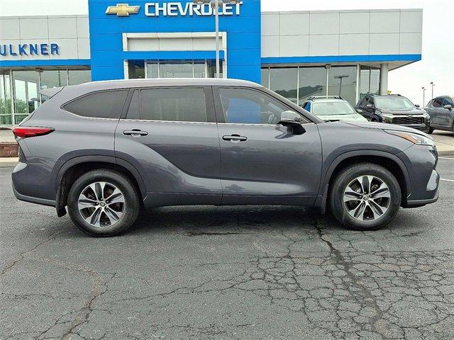 2020 Toyota Highlander Vehicle Photo in LANCASTER, PA 17601-0000