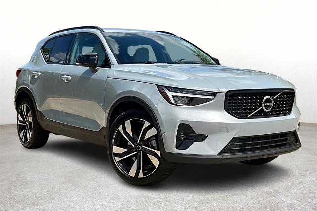 2026 Volvo XC40 Vehicle Photo in Houston, TX 77007