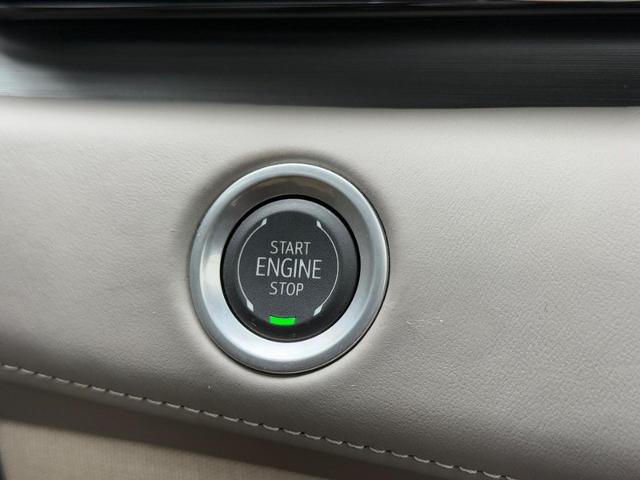 2024 Cadillac Escalade ESV Vehicle Photo in COLUMBIA, MO 65203-3903