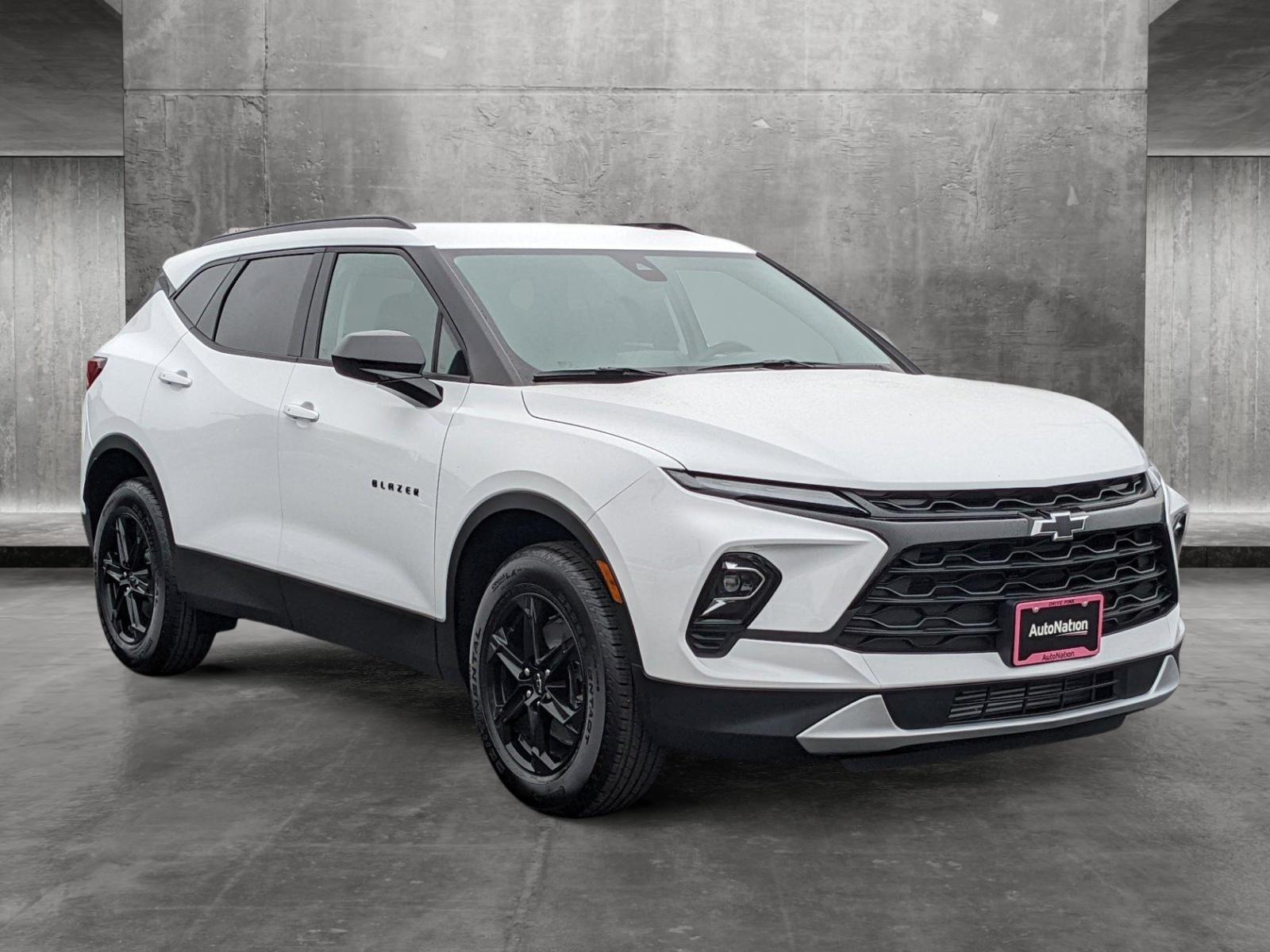 2025 Chevrolet Blazer Vehicle Photo in VALENCIA, CA 91355-1705