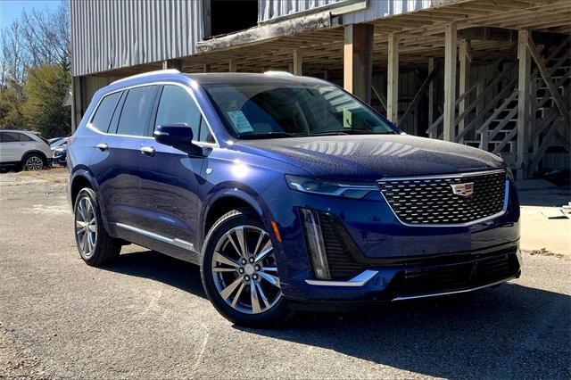 2025 Cadillac XT6 Vehicle Photo in KANSAS CITY, MO 64114-4545