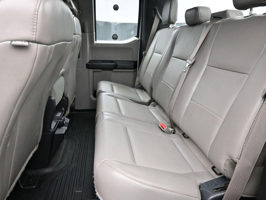 2017 Ford Super Duty F-250 SRW Vehicle Photo in Cedar Rapids, IA 52402