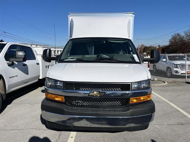 2024 Chevrolet Express Cutaway 3500 Vehicle Photo in ALCOA, TN 37701-3235