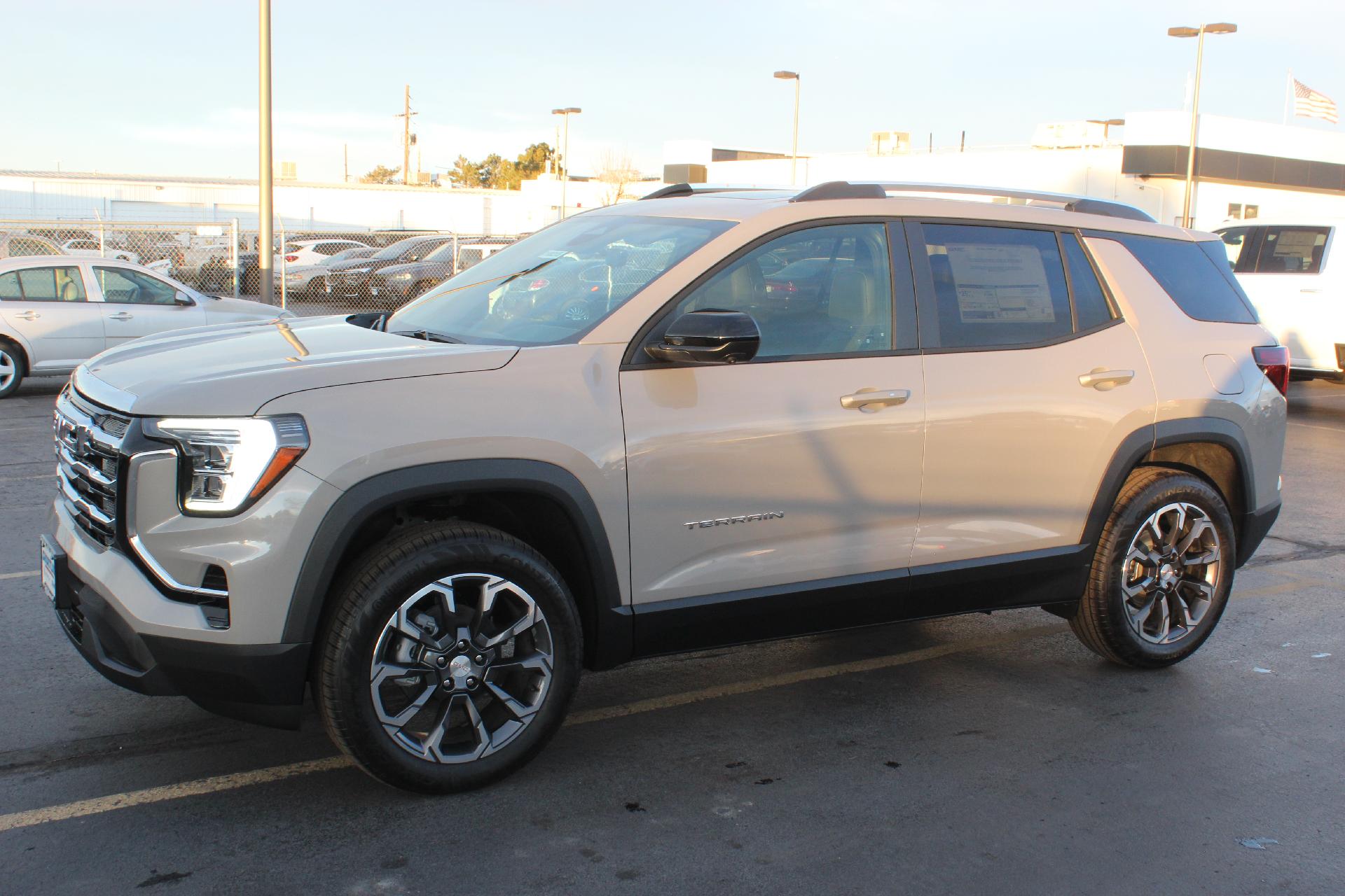 2025 GMC Terrain Vehicle Photo in AURORA, CO 80012-4011