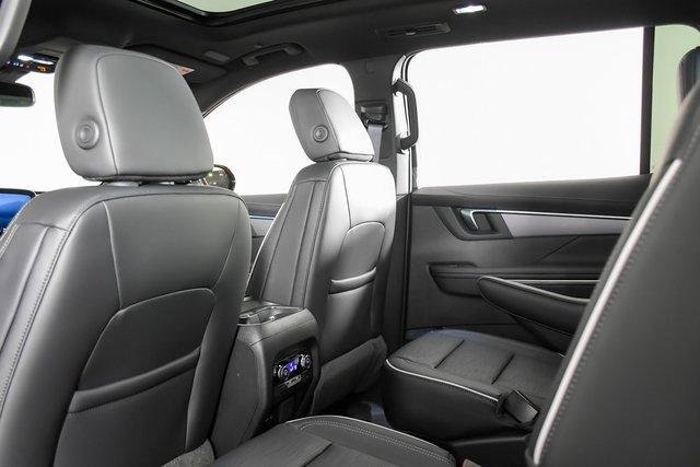 2025 Buick Enclave Vehicle Photo in PUYALLUP, WA 98371-4149