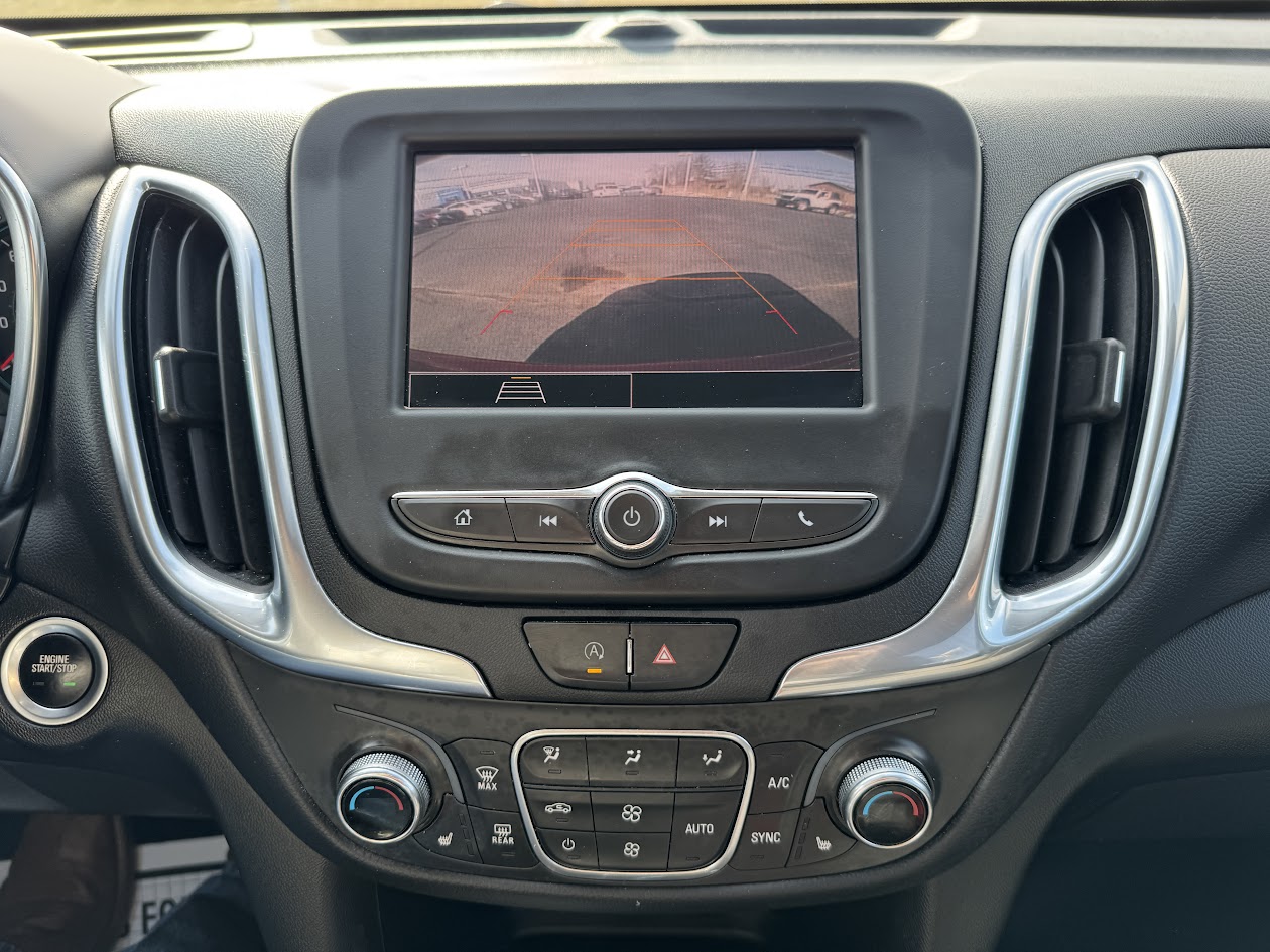 2022 Chevrolet Equinox Vehicle Photo in BOONVILLE, IN 47601-9633