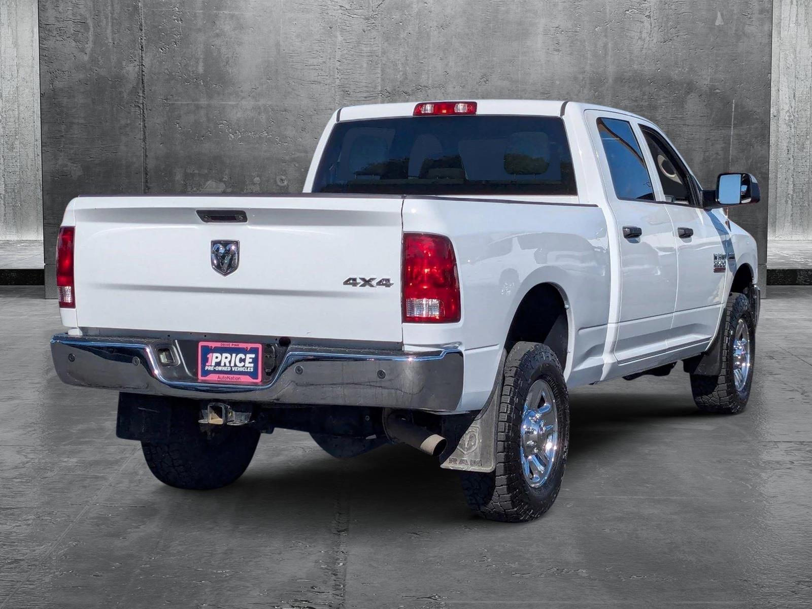 2018 Ram 2500 Vehicle Photo in VALENCIA, CA 91355-1705