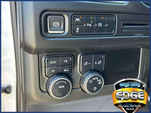 2023 Chevrolet Suburban Vehicle Photo in Roslyn, NY 11576