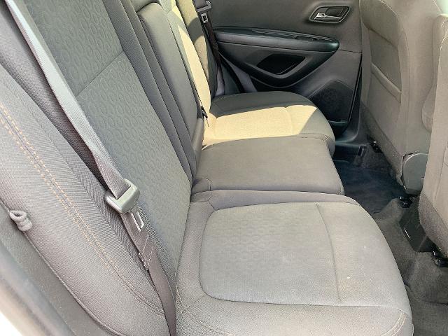 2022 Chevrolet Trax Vehicle Photo in MOON TOWNSHIP, PA 15108-2571