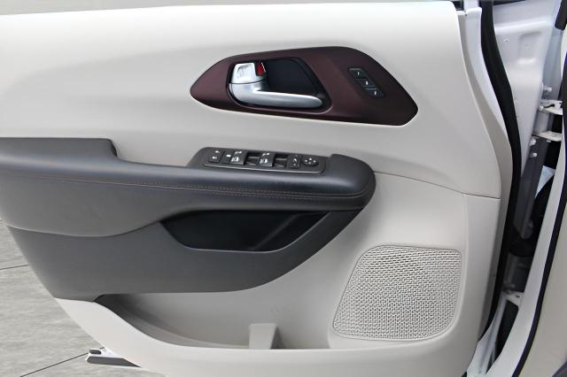 2018 Chrysler Pacifica Vehicle Photo in Green Bay, WI 54304