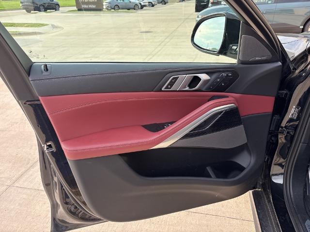 2024 BMW X6 xDrive40i Vehicle Photo in Peoria, IL 61615