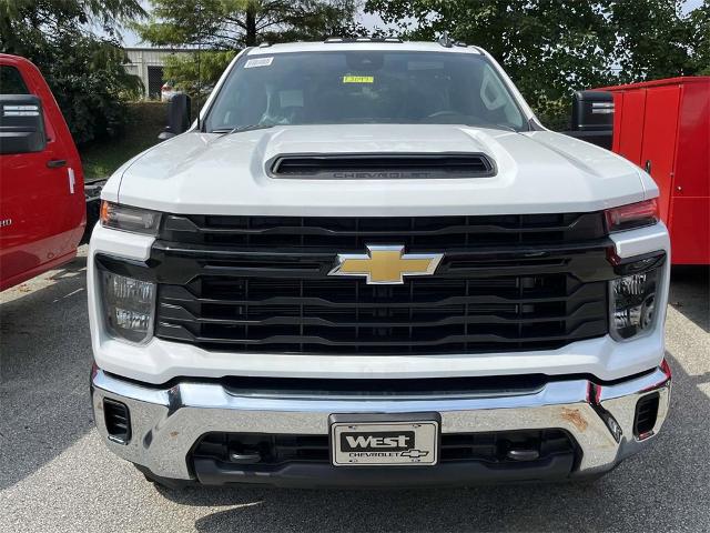 2024 Chevrolet Silverado 3500 HD Chassis Cab Vehicle Photo in ALCOA, TN 37701-3235