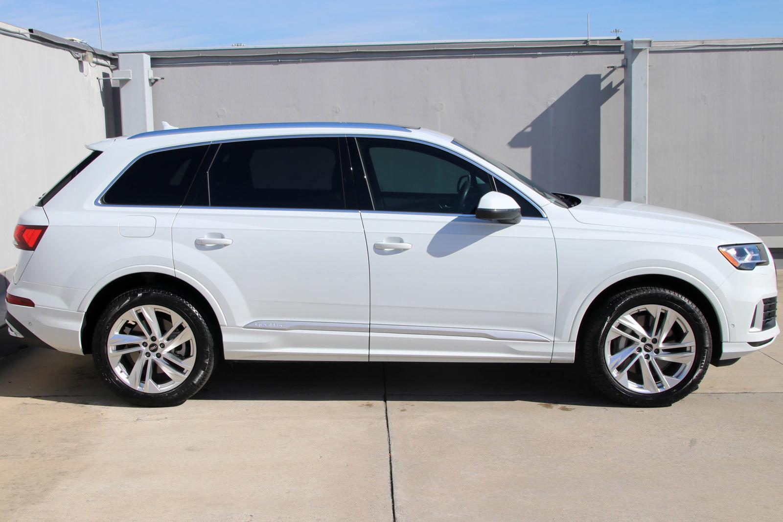 2024 Audi Q7 Vehicle Photo in SUGAR LAND, TX 77478