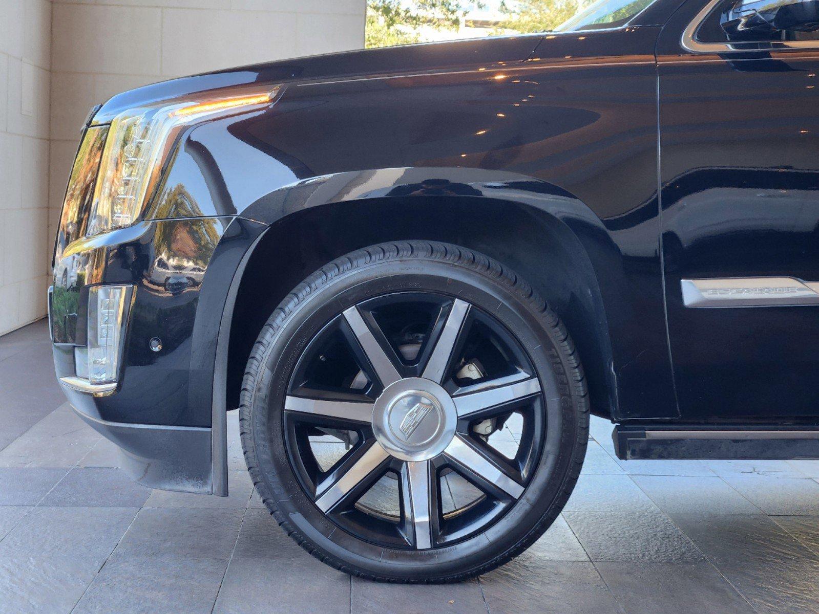 2017 Cadillac Escalade Vehicle Photo in HOUSTON, TX 77079-1502