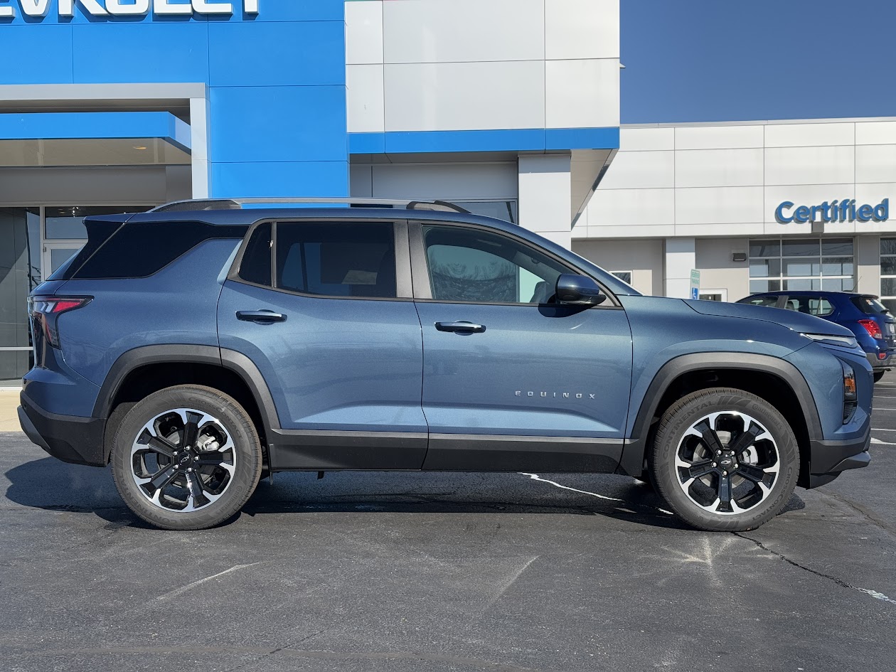 2025 Chevrolet Equinox Vehicle Photo in BOONVILLE, IN 47601-9633