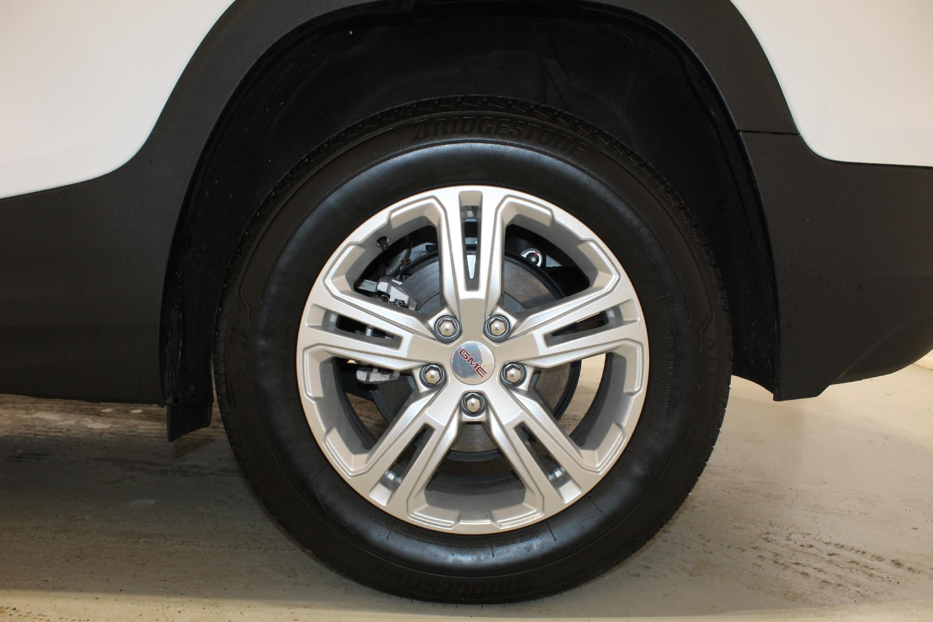 2024 GMC Terrain Vehicle Photo in NORTHAMPTON, MA 01060-1120