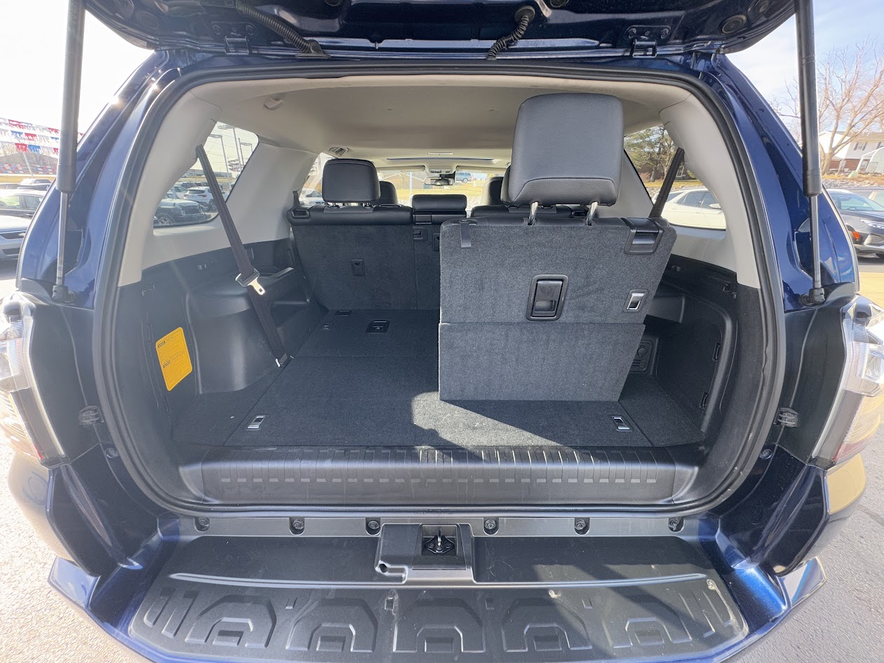 2020 Toyota 4Runner Vehicle Photo in BOONVILLE, IN 47601-9633