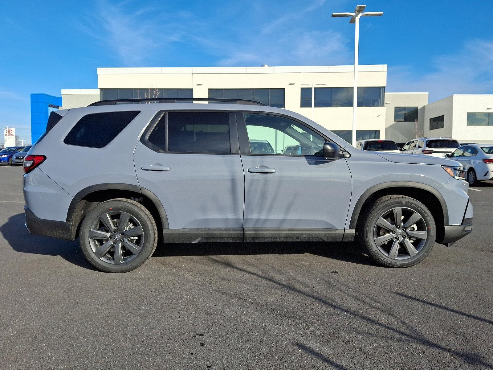 2025 Honda Pilot Vehicle Photo in Harrisburg, PA 17111