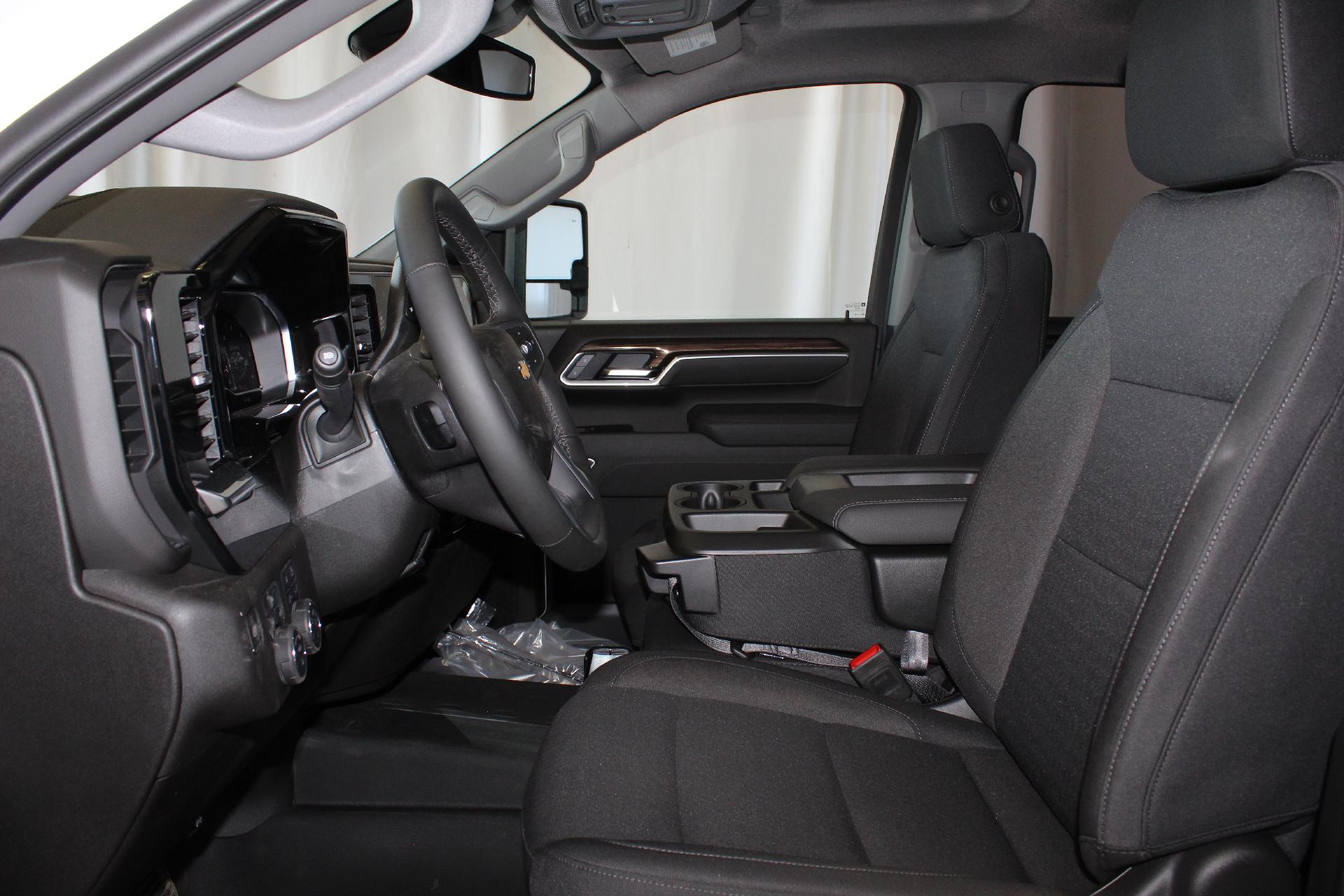 2025 Chevrolet Silverado 2500 HD Vehicle Photo in NORTHAMPTON, MA 01060-1120